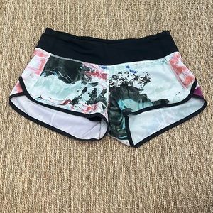 Lululemon Speed Up Low-Rise Lined Short 2.5” Size 4